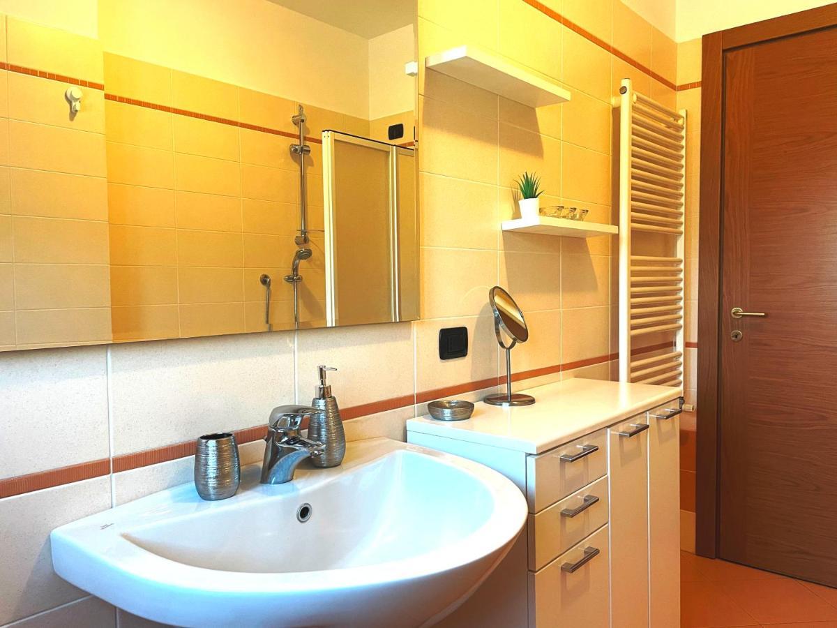 Appartamento Pero Fiera Milano Figino Exteriör bild